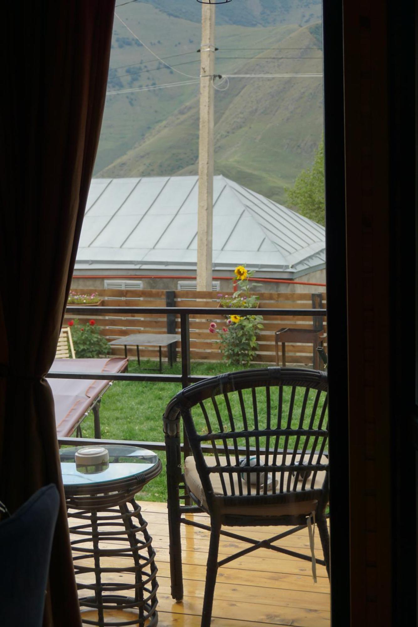 Cottage Caucasus Stepantsminda Exterior photo
